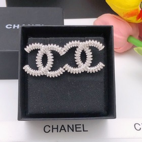 Номер XED0026 Новейшая модель сережек Chanel с бриллиантами в сер