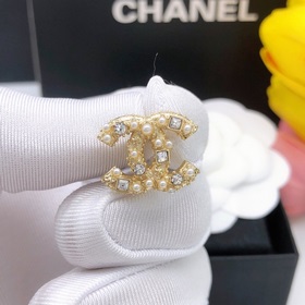 Номер XED0027 Огромный ассортимент новых сережек Chanel! Роскошны