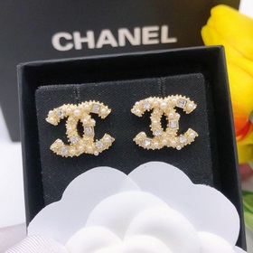 Номер XED0027 Огромный ассортимент новых сережек Chanel! Роскошны
