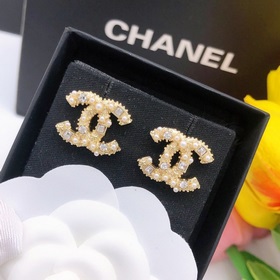 Номер XED0027 Огромный ассортимент новых сережек Chanel! Роскошны