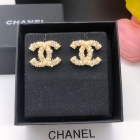 Номер XED0027 Огромный ассортимент новых сережек Chanel! Роскошны