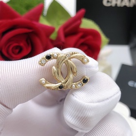 Номер XED0188 Новая модель CHANEL с двойным C из черных бриллиант