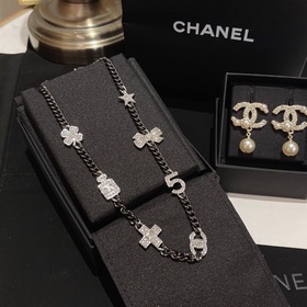 Номер XED0202 Классические серьги Chanel с двойным C из маленьких