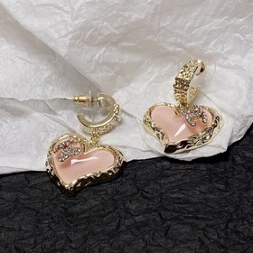 1880  Chanel, этот дизайн очень нравится. Серьги Chanel с розовы