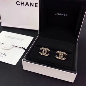 Chanel Классические серьги-гвоздики с двойным C из циркония и бри