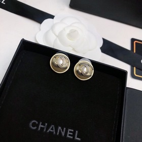 Chanel 2023 новейшая модель, синхронный выпуск в магазинах. Серьг