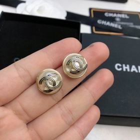 Chanel 2023 новейшая модель, синхронный выпуск в магазинах. Серьг