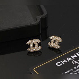 Уровень покупки： Chanel, новая модель, серьги с двойным C, класси
