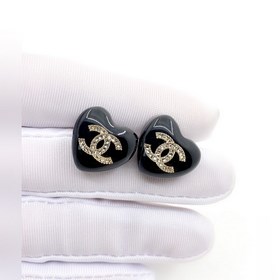 Серьги-гвоздики «Любовь» от Xiao Xiang, изготовлены из серебра 92