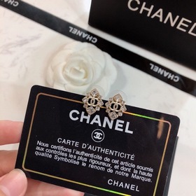 Серьги Chanel. Поступила большая партия новых сережек от бренда! 