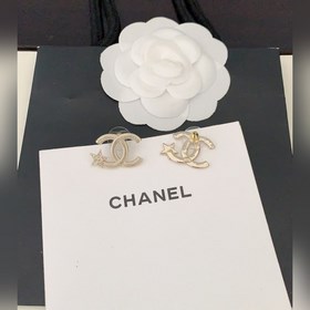 Новейшие серьги Chanel с пятиконечной звездой из светло-золотого