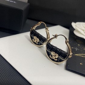 Chanel подержанные серьги-гвоздики. Модели Chanel не нуждаются в 