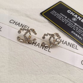 Chanel подержанные серьги с двойным C. Модели Chanel не нуждаются