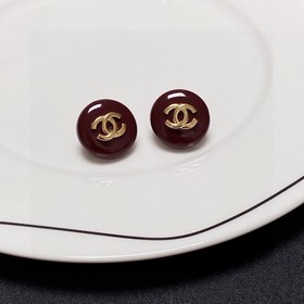Chanel, популярный среди интернет-блогеров, высочайший уровень ка