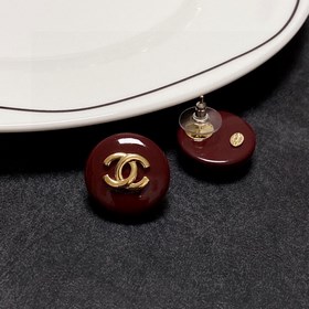 Chanel, популярный среди интернет-блогеров, высочайший уровень ка