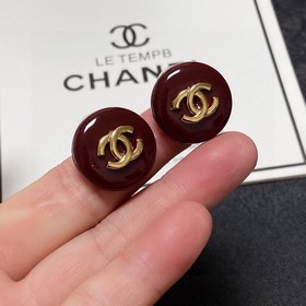 Chanel, популярный среди интернет-блогеров, высочайший уровень ка