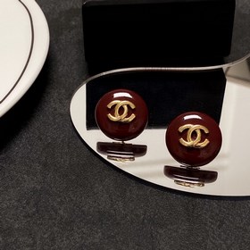 Chanel, популярный среди интернет-блогеров, высочайший уровень ка