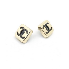 Новейшие серьги Chanel с двойным C из золота и черного цвета. Изг