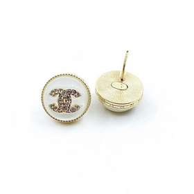 Новейшие серьги Chanel в черно-белом цвете с круглыми бусинами, и
