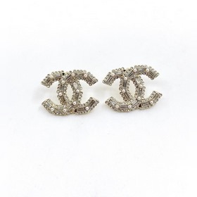 Новейшие серьги Chanel с маленькими квадратными бриллиантами. Изг