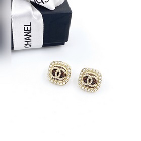 CHANEL маленькие квадратные серьги с жемчужиной и двойным C, высо