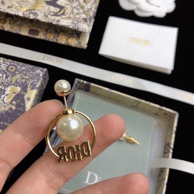 Небольшие серьги CHANEL с жемчужинами спереди сзади, элегантный и