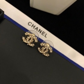 0140   10160 ... Chanel] Серьги-гвоздики, популярная модель, л