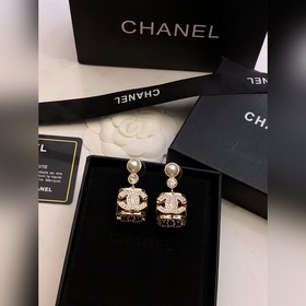 Популярные серьги Chanel в наличии. CHAN 23 Серьги-гвоздики с дво