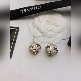 Популярные серьги Chanel в наличии. CHAN 23 Серьги-гвоздики с дво