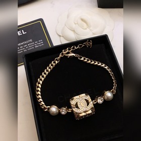 Chanel  Популярные серьги-гвоздики Новинка Единодушное одобрен