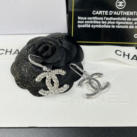 1880150  Короткая длинная серьга с квадратным бриллиантом и кист