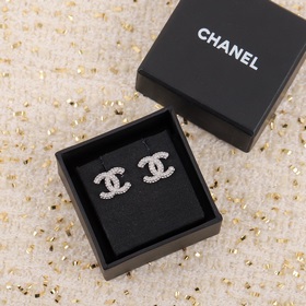 Новейшая модель ранней весны 2018 года с фирменным двойным Chanel