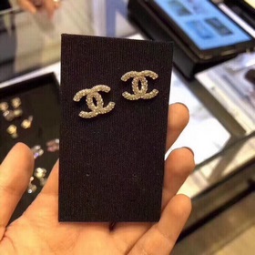 Новейшая модель ранней весны 2018 года с фирменным двойным Chanel