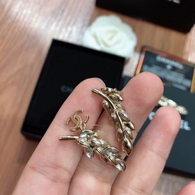 Chanel Новые серьги-зажимы Chanel Серьги-гвоздики, подлинные, ст