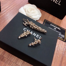 Chanel Новые серьги-зажимы Chanel Серьги-гвоздики, подлинные, ст