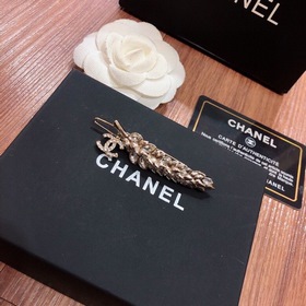 Chanel Новые серьги-зажимы Chanel Серьги-гвоздики, подлинные, ст