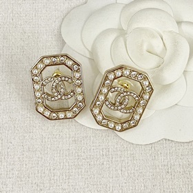 Код E2331 0247820 Популярные серьги Chanel. Новинка. Chanel 23B —