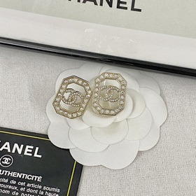 Код E2331 0247820 Популярные серьги Chanel. Новинка. Chanel 23B —
