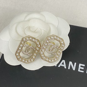 Код E2331 0247820 Популярные серьги Chanel. Новинка. Chanel 23B —