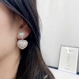 Код E2328 0267825 Популярные серьги Chanel. Новинка. CHAN 23 Серь
