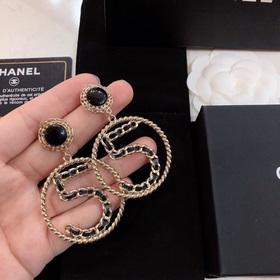 Услуги покупке товаров за границей CHANEL Маленький аромат 5 букв