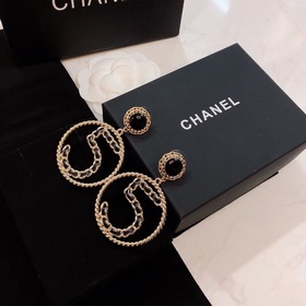 Услуги покупке товаров за границей CHANEL Маленький аромат 5 букв