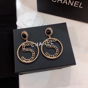 Услуги покупке товаров за границей CHANEL Маленький аромат 5 букв