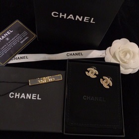 CHANEL Серьги-гвоздики Новая модель, идентичная оригиналу. Каждая