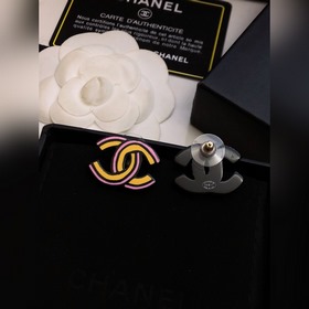Аккриловые серьги Chanel с двойным C】Z 3000+ Акриловая коллекция