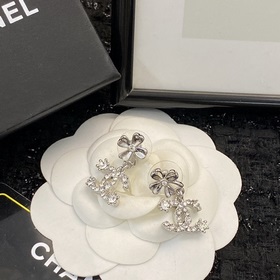 Код E2023 0247820 Популярные серьги Chanel. Новинка. Подлинный то