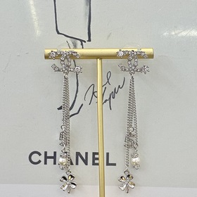 Сегодняшняя новинка】Код E2042 0257830 Популярные серьги Chanel. Н