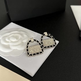 Chanel подержанные серьги с двойным логотипом. Оригинальная копия
