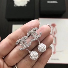 Новая модель Chanel 18. Абсолютно прекрасное изделие. Идеально по