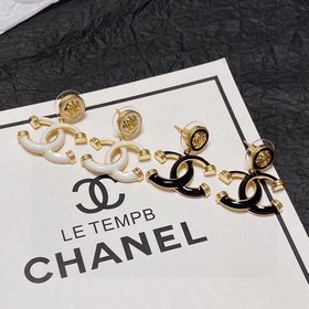 Chanel Сережки-гвоздики с черно-белым двойным C-образным элемент